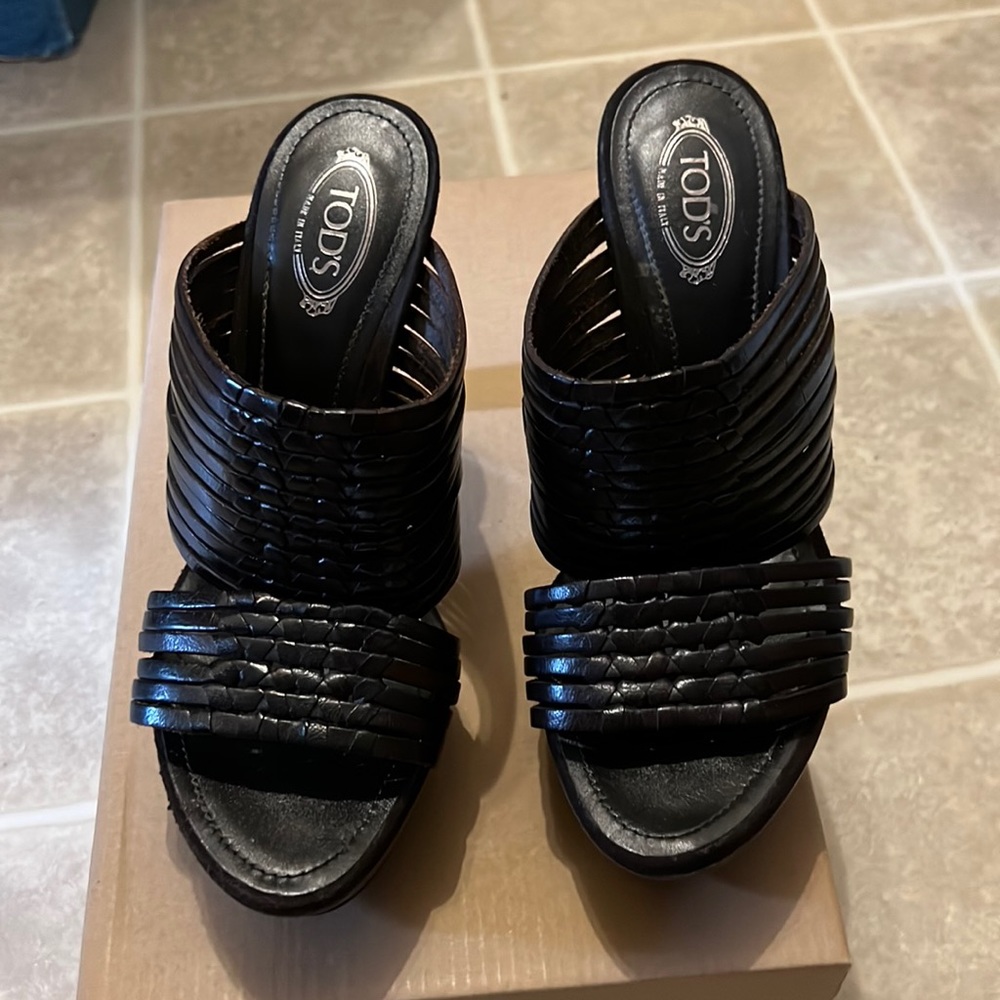 Tod’s dark brown leather sandals size 6